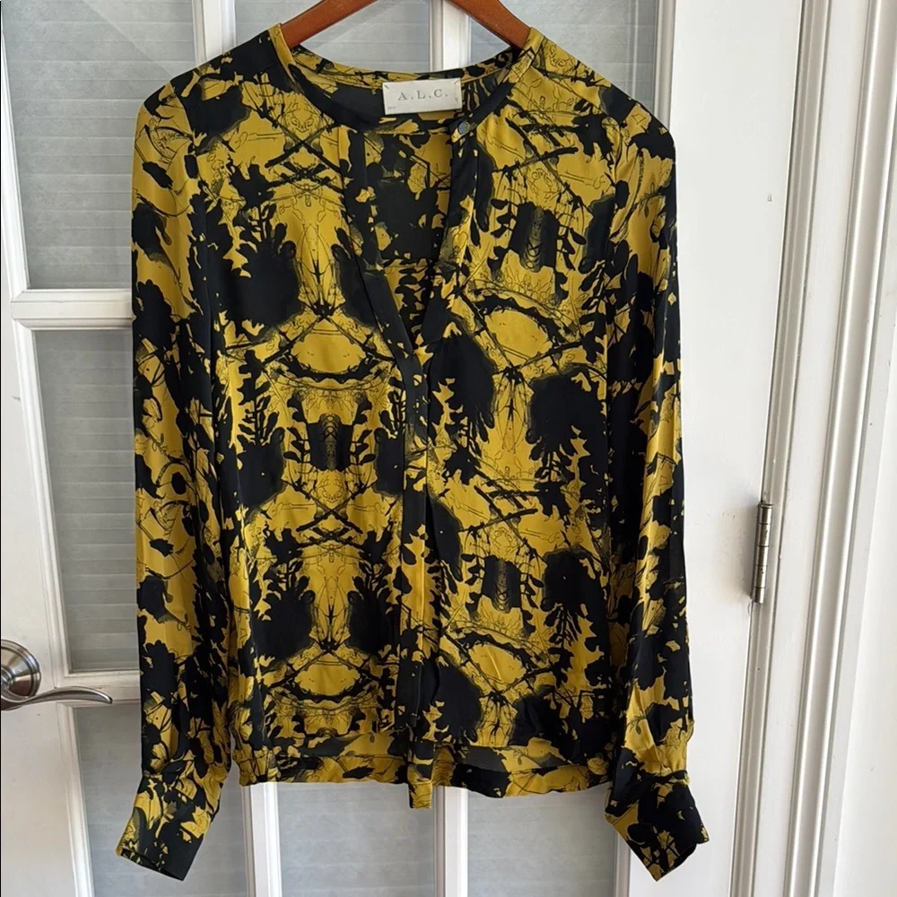 A.L.C. Black and Gold Patterned Blouse XS 100% Washed Silk - Picture 5 of 13